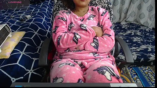 Snapshot of sexyrihana1 chatting on 12-20-24, 08:06 sexyrihana1 online show from 12-20-24, 08:06