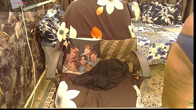 Snapshot of sexyrihana1 chatting on 10-29-25, 07:29 sexyrihana1 online show from 10-29-25, 07:29