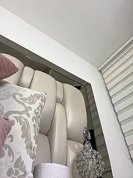 ALISSON FOXXX1 online show from 02-05-26, 11:00