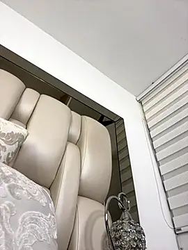 ALISSON FOXXX1 online show from 11-05-25, 10:46