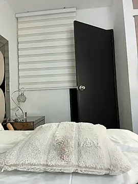 Snapshot of ALISSON_FOXXX1 chatting on 06-11-26, 02:53 ALISSON FOXXX1 online show from 06-11-26, 02:53