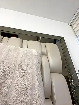 ALISSON FOXXX1 online show from 12-18-25, 01:59