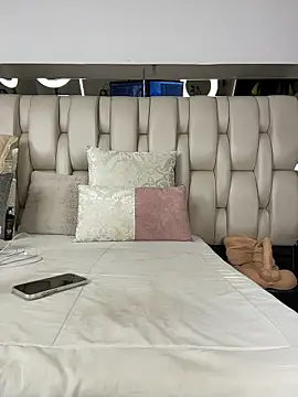 ALISSON FOXXX1 online show from 04-06-26, 10:55