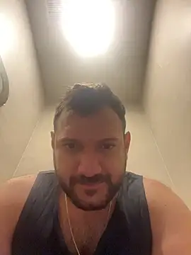 JonJ0 online show from 01-11-26, 10:55