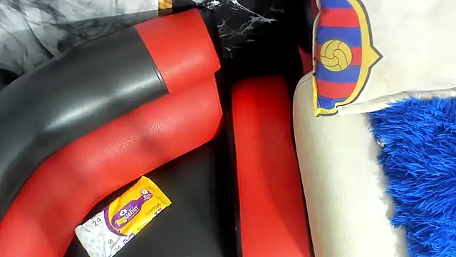 miacam-hot online show from 11-19-25, 03:45