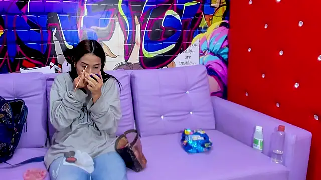 miacam-hot online show from 12-21-25, 12:18