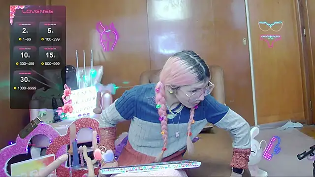 Skinygirl online show from 11-05-25, 10:13