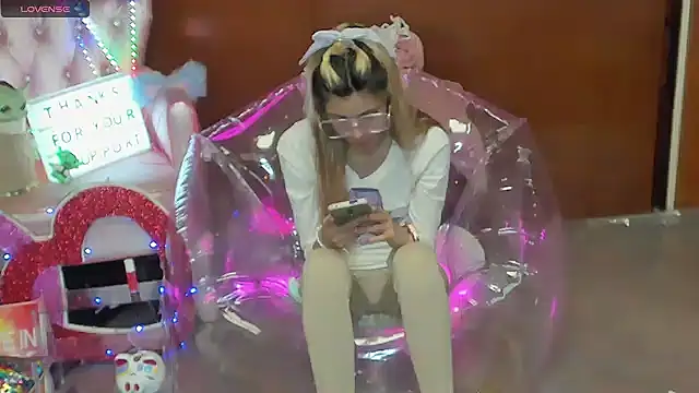 Skinygirl online show from 03-08-26, 10:46