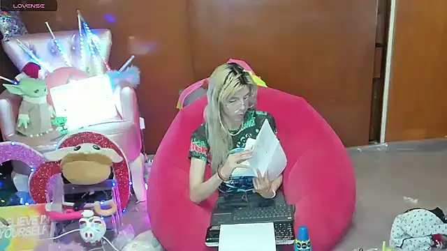 Skinygirl online show from 07-01-26, 12:33