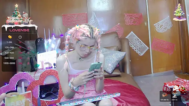 Snapshot of Skinygirl chatting on 02-05-25, 11:06 Skinygirl online show from 02-05-25, 11:06