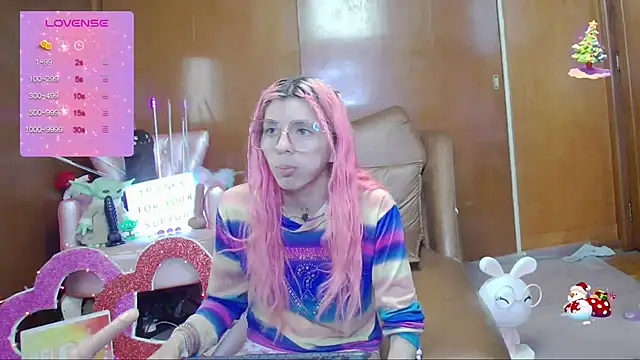 Snapshot of Skinygirl chatting on 09-18-25, 12:57 Skinygirl online show from 09-18-25, 12:57