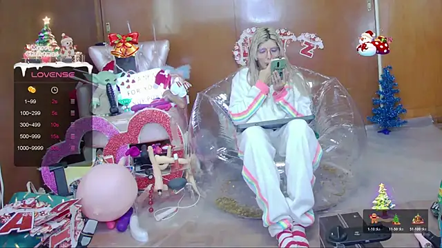 Skinygirl online show from 12-19-25, 05:48