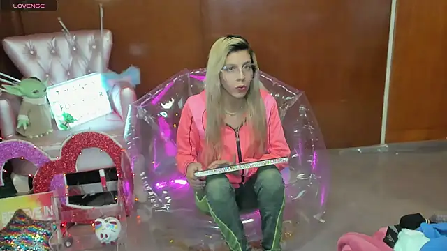 Skinygirl online show from 03-05-26, 12:29