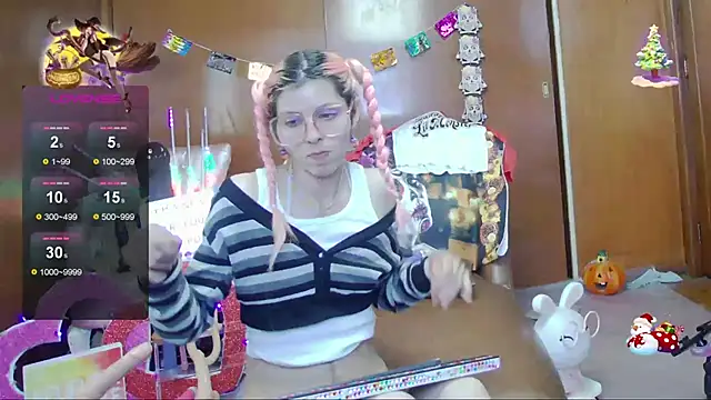 Skinygirl online show from 10-30-25, 10:06