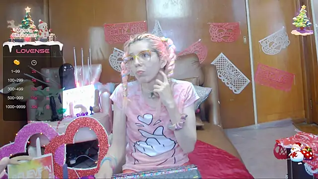 Snapshot of Skinygirl chatting on 02-06-25, 03:16 Skinygirl online show from 02-06-25, 03:16