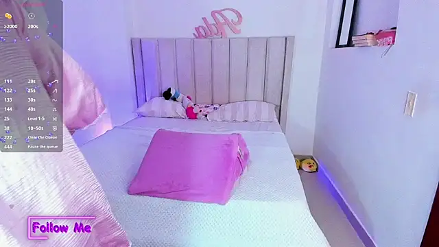 Snapshot of sheirysex_ chatting on 10-06-25, 03:40 sheirysex  online show from 10-06-25, 03:40