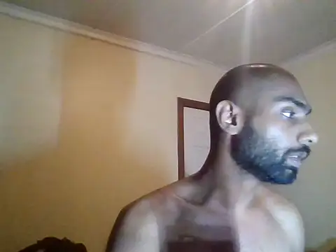 Snapshot of Sexydickxoxo chatting on 07-18-26, 06:05 Sexydickxoxo online show from 07-18-26, 06:05