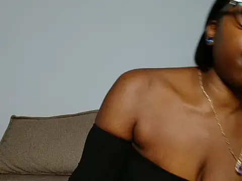 MadamIndigo online show from 11-08-25, 11:41