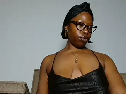 MadamIndigo online show from 12-20-25, 04:59