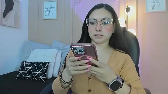 Snapshot of lucy_neil chatting on 02-19-26, 02:30 lucy neil online show from 02-19-26, 02:30