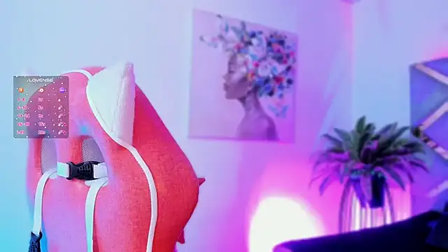 Snapshot of lucy_neil chatting on 11-01-25, 02:40 lucy neil online show from 11-01-25, 02:40