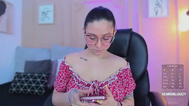 lucy neil online show from 03-13-26, 02:38