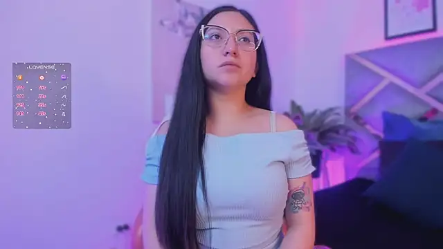 Snapshot of lucy_neil chatting on 10-19-25, 02:36 lucy neil online show from 10-19-25, 02:36