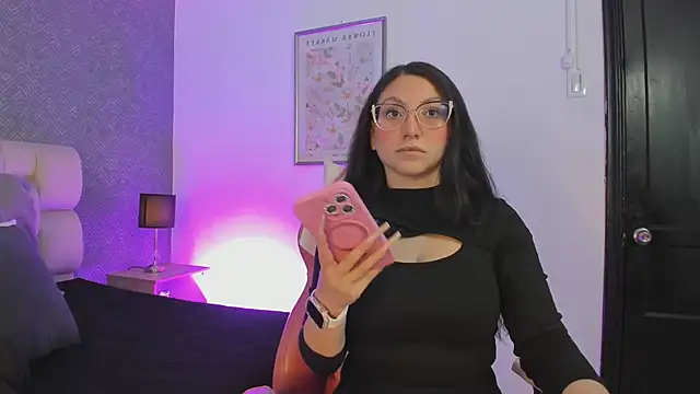 Snapshot of lucy_neil chatting on 10-09-25, 02:34 lucy neil online show from 10-09-25, 02:34