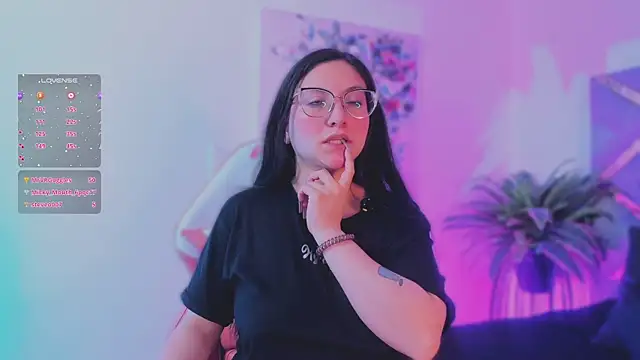 Snapshot of lucy_neil chatting on 12-17-25, 03:39 lucy neil online show from 12-17-25, 03:39