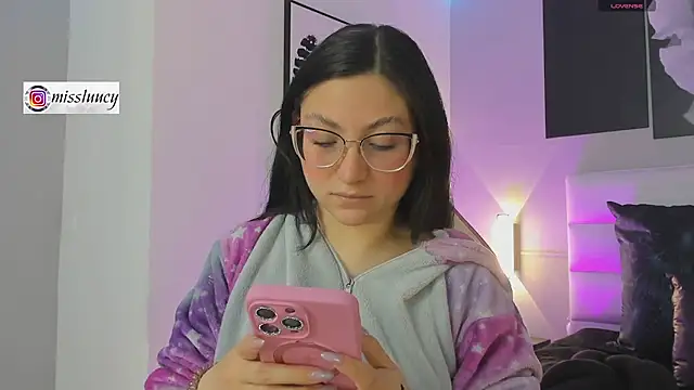 Snapshot of lucy_neil chatting on 09-27-25, 07:09 lucy neil online show from 09-27-25, 07:09