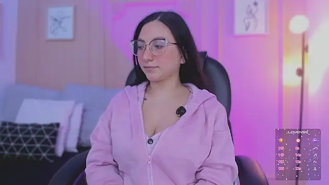 Snapshot of lucy_neil chatting on 02-20-26, 02:41 lucy neil online show from 02-20-26, 02:41