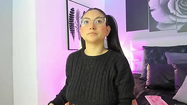 Snapshot of lucy_neil chatting on 09-22-25, 06:58 lucy neil online show from 09-22-25, 06:58