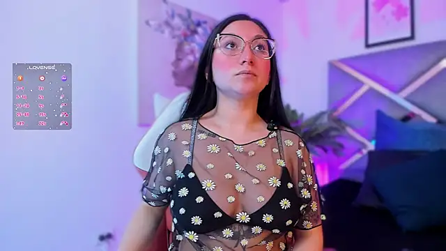 Snapshot of lucy_neil chatting on 10-16-25, 02:42 lucy neil online show from 10-16-25, 02:42