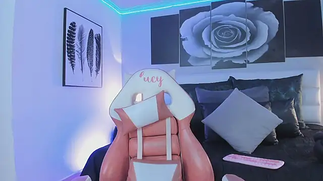 Snapshot of lucy_neil chatting on 10-06-25, 07:03 lucy neil online show from 10-06-25, 07:03