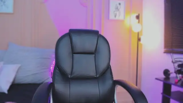 lucy neil online show from 04-11-26, 02:41