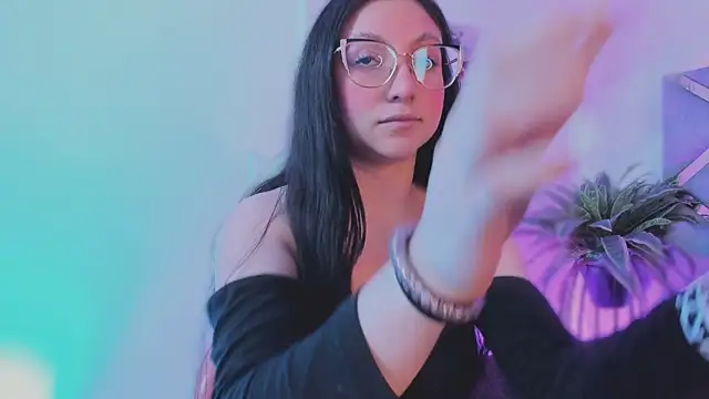 Snapshot of lucy_neil chatting on 12-02-25, 02:45 lucy neil online show from 12-02-25, 02:45