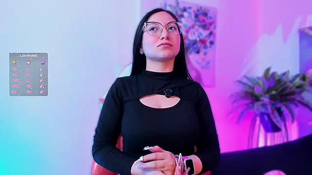 Snapshot of lucy_neil chatting on 11-13-25, 02:48 lucy neil online show from 11-13-25, 02:48