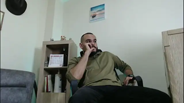 Snapshot of cowboyht chatting on 06-19-26, 12:33 cowboyht online show from 06-19-26, 12:33
