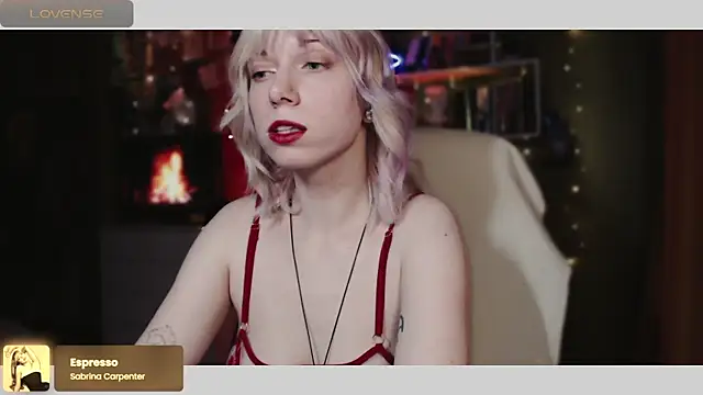 Snapshot of freya_sunny chatting on 02-06-25, 05:35 freya sunny online show from 02-06-25, 05:35