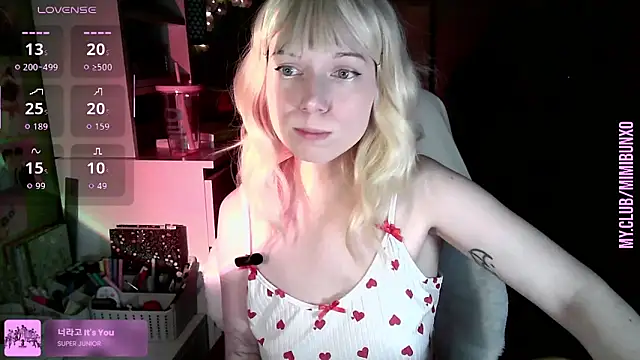 Snapshot of freya_sunny chatting on 06-14-26, 05:08 freya sunny online show from 06-14-26, 05:08