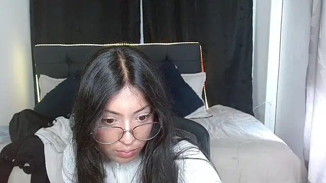 vaness weet online show from 11-20-25, 07:36