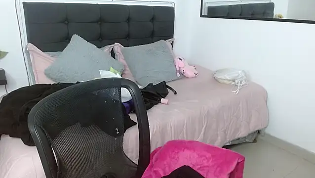 vaness weet online show from 02-17-26, 08:28