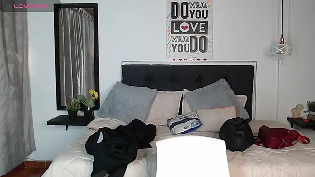 Snapshot of vaness_weet chatting on 03-10-25, 08:01 vaness weet online show from 03-10-25, 08:01