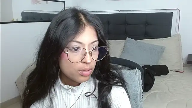 Snapshot of vaness_weet chatting on 04-23-26, 07:48 vaness weet online show from 04-23-26, 07:48