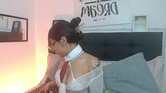 Snapshot of vaness_weet chatting on 10-18-25, 08:22 vaness weet online show from 10-18-25, 08:22