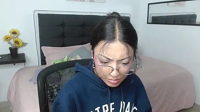 Snapshot of vaness_weet chatting on 02-22-26, 07:48 vaness weet online show from 02-22-26, 07:48