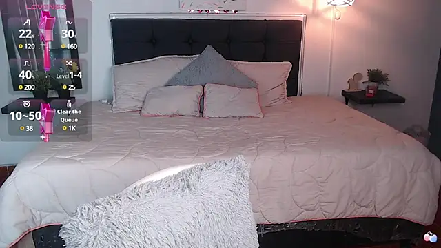Snapshot of vaness_weet chatting on 03-13-25, 11:59 vaness weet online show from 03-13-25, 11:59