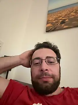 Snapshot of Italo1988 chatting on 03-05-25, 10:43 Italo1988 online show from 03-05-25, 10:43