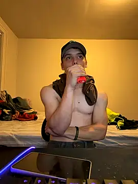 Snapshot of trippyski chatting on 11-04-25, 05:44 trippyski online show from 11-04-25, 05:44