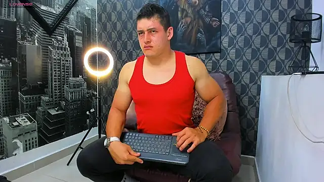 Leonsmoron online show from 12-20-25, 01:19